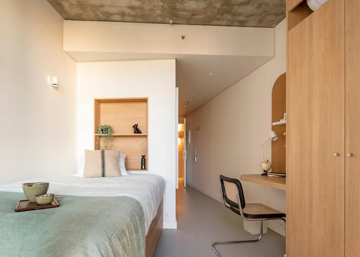 Micampus Tower Student *